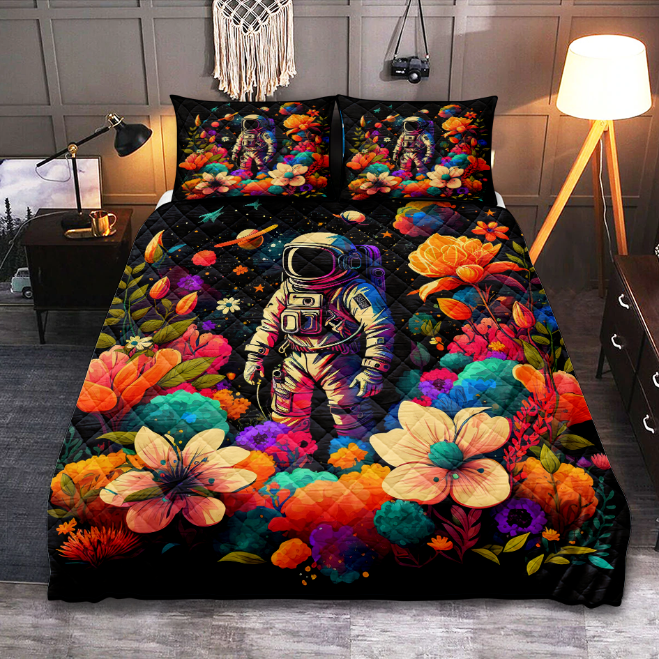 Astronaut Bedding Set with Flower Design - Quilt Bed Sets
