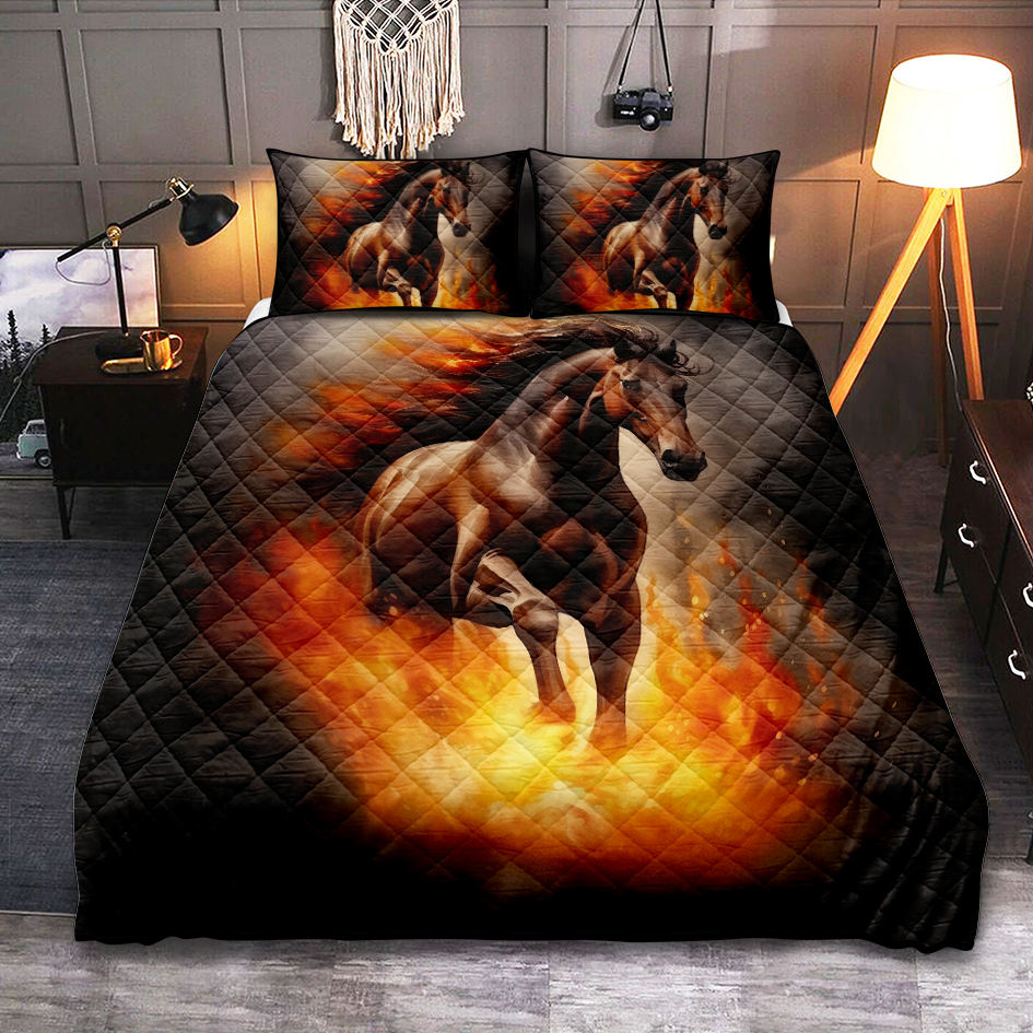 Horse Theme Bed Sets with Fire Quilt Design for Cozy Bedrooms