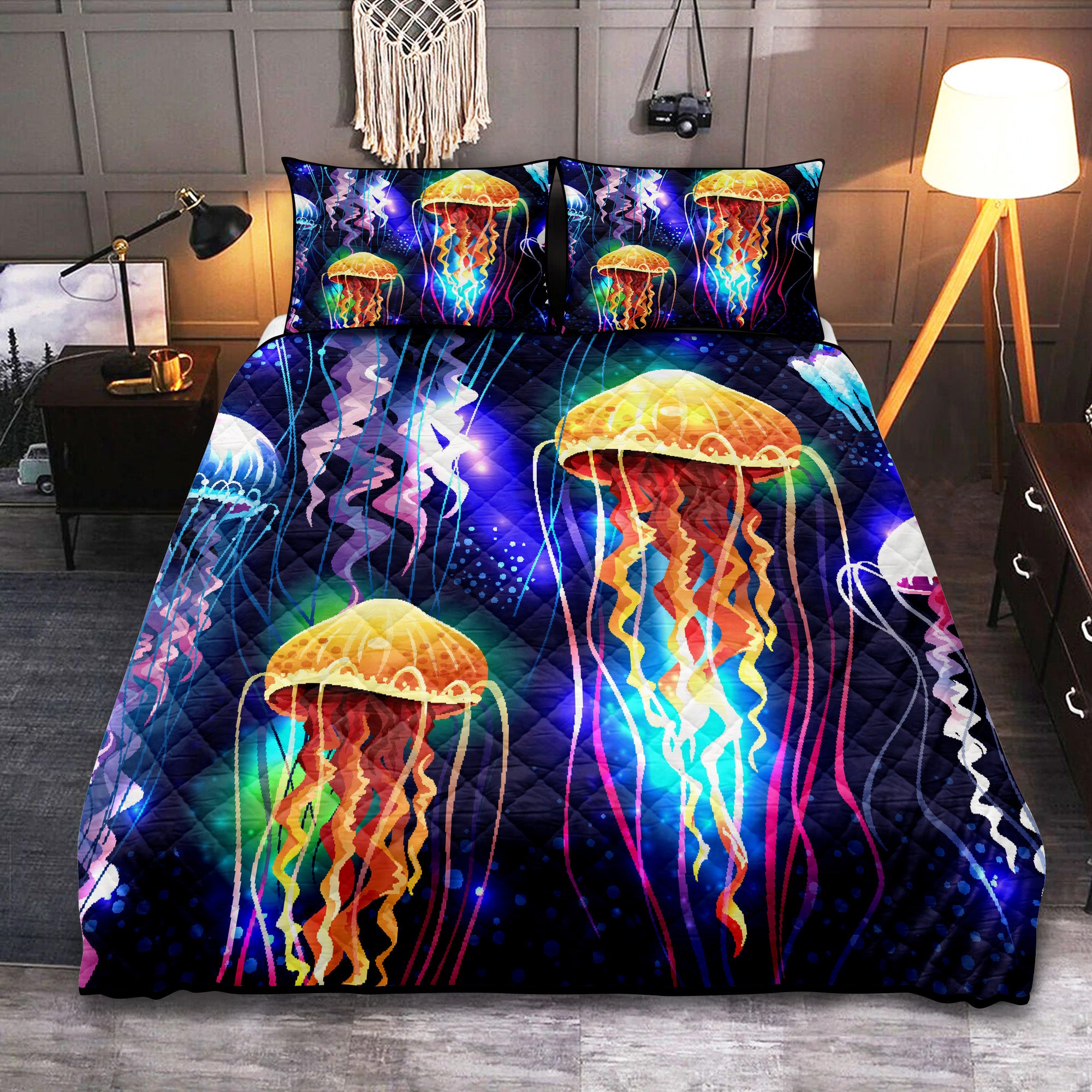Glowing Underwater Jellyfish Quilt Bed Set for Kids
