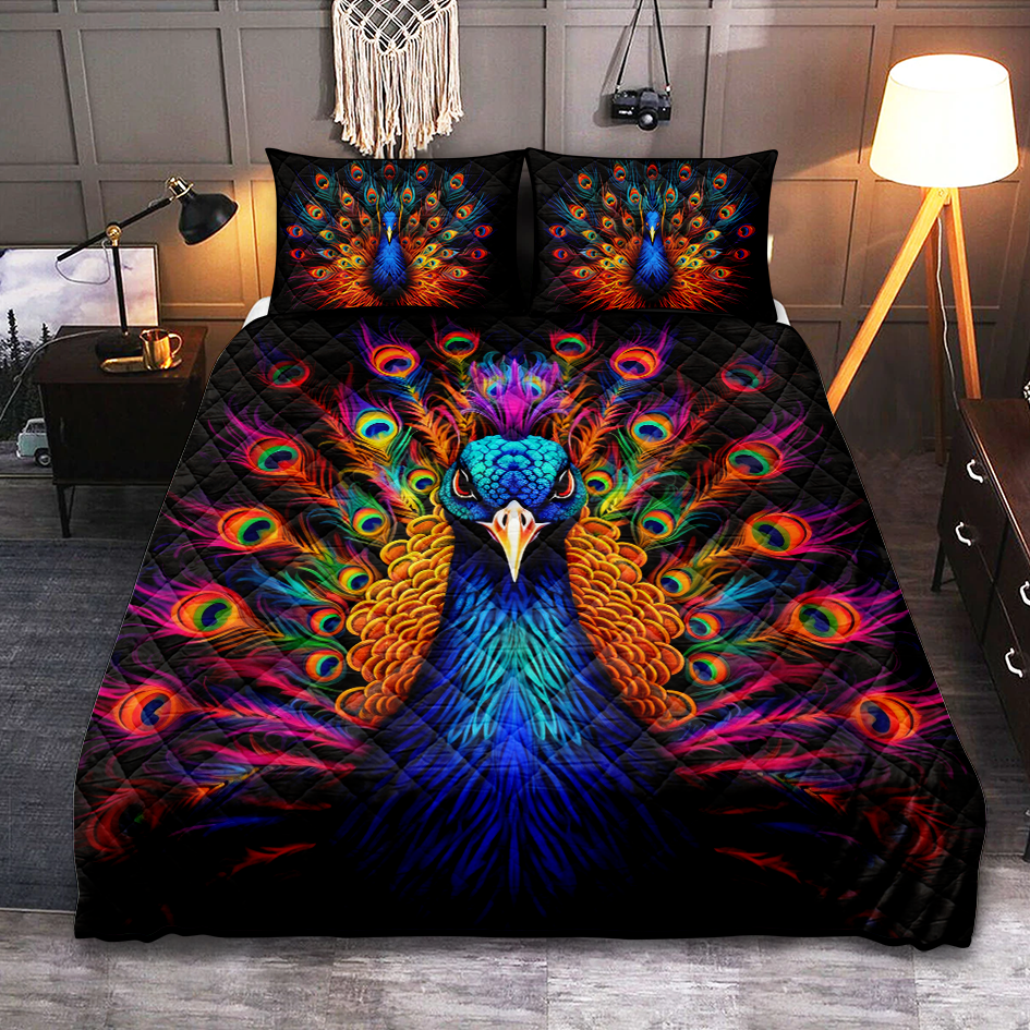 Peacock Print Quilt Set for Cozy Bedroom Decor and Comfort